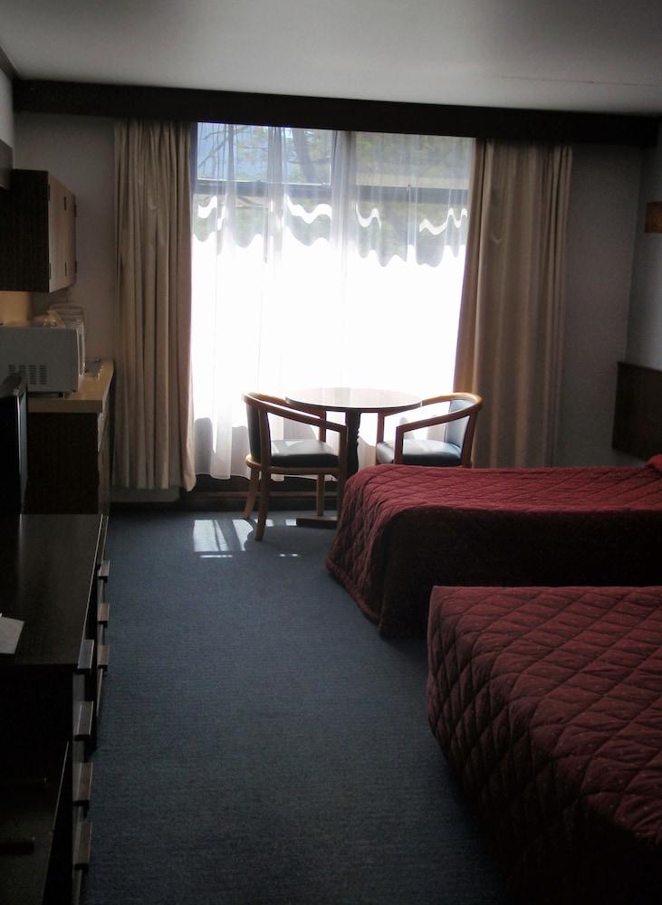 West Coaster Motel Queenstown Εξωτερικό φωτογραφία